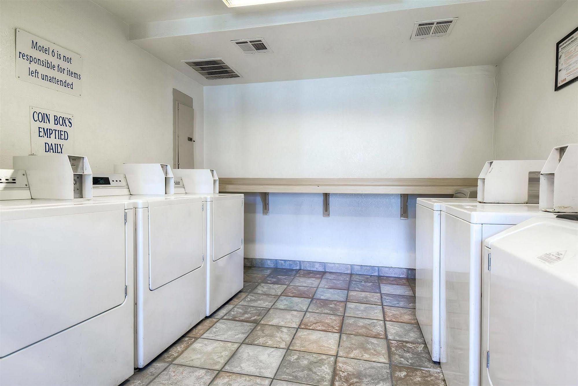 Motel 6 Anaheim Stadium - Orange Luaran gambar