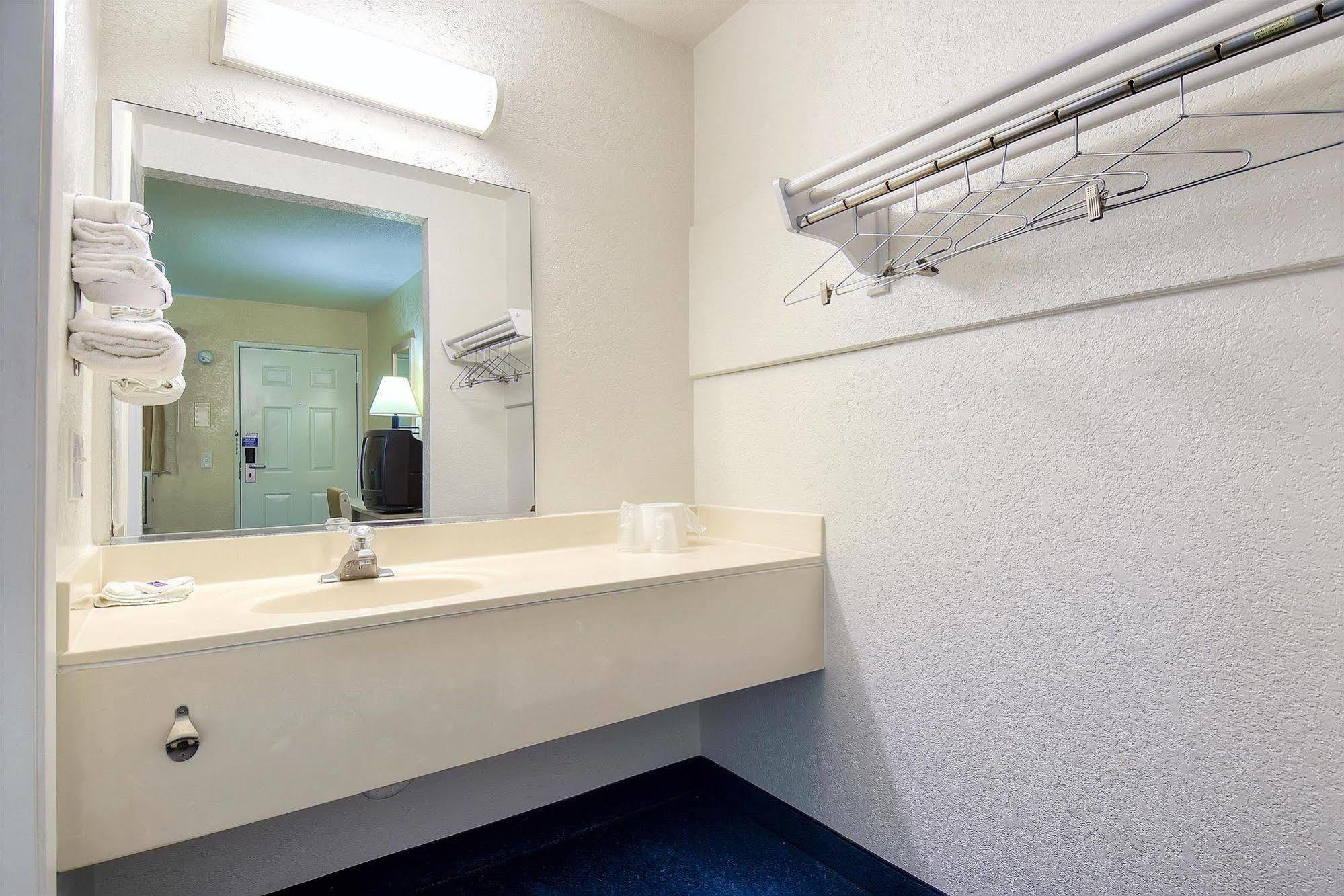 Motel 6 Anaheim Stadium - Orange Luaran gambar