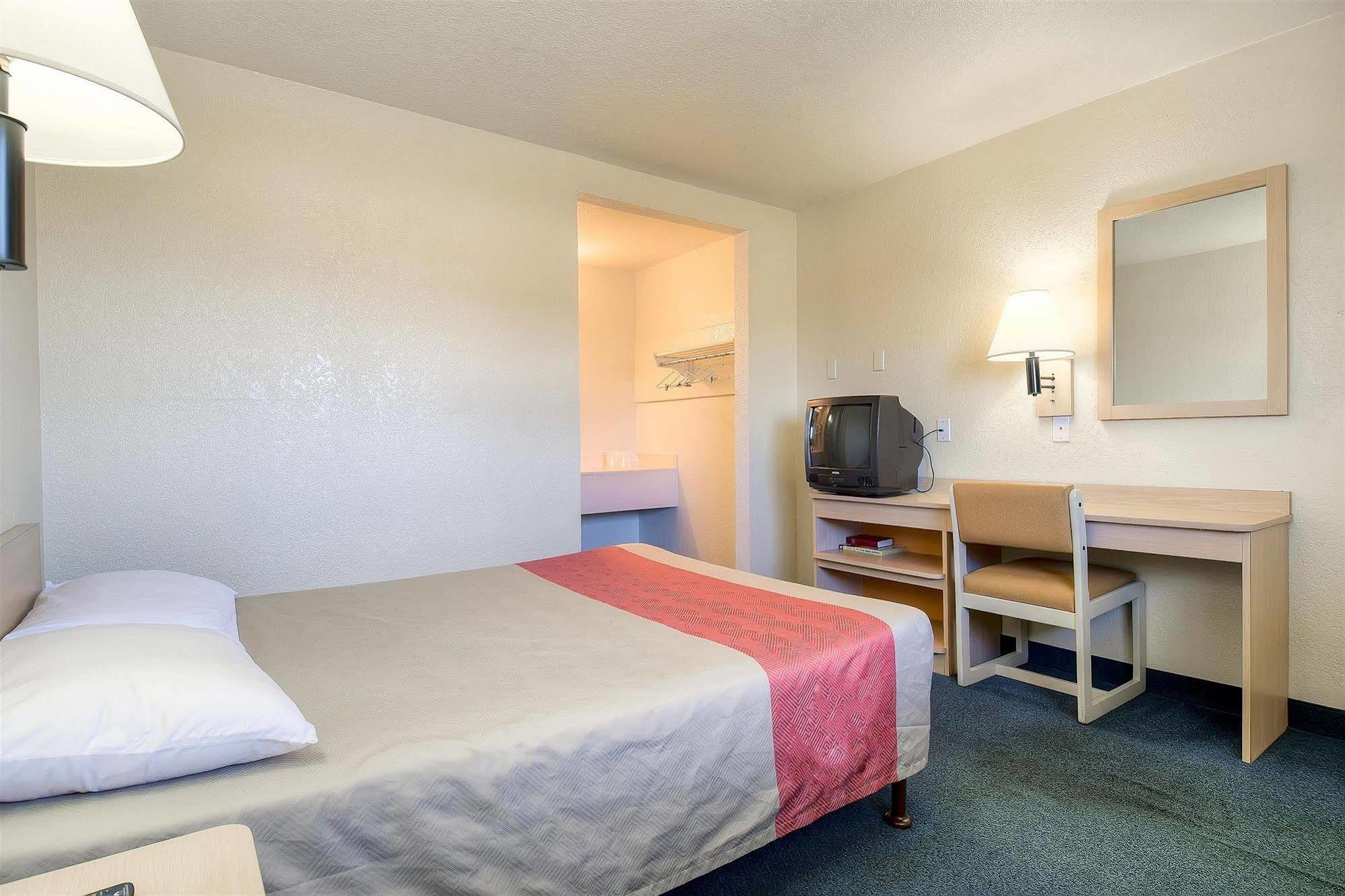 Motel 6 Anaheim Stadium - Orange Luaran gambar