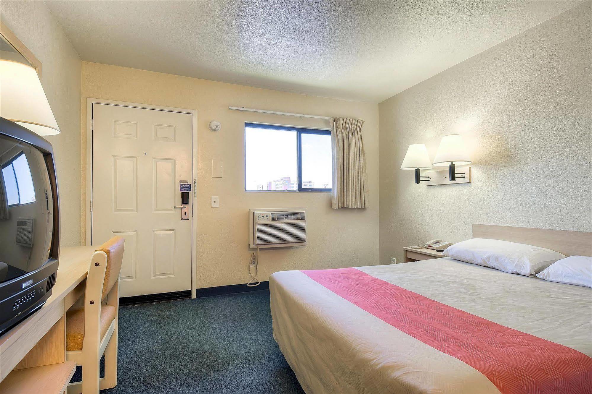 Motel 6 Anaheim Stadium - Orange Luaran gambar