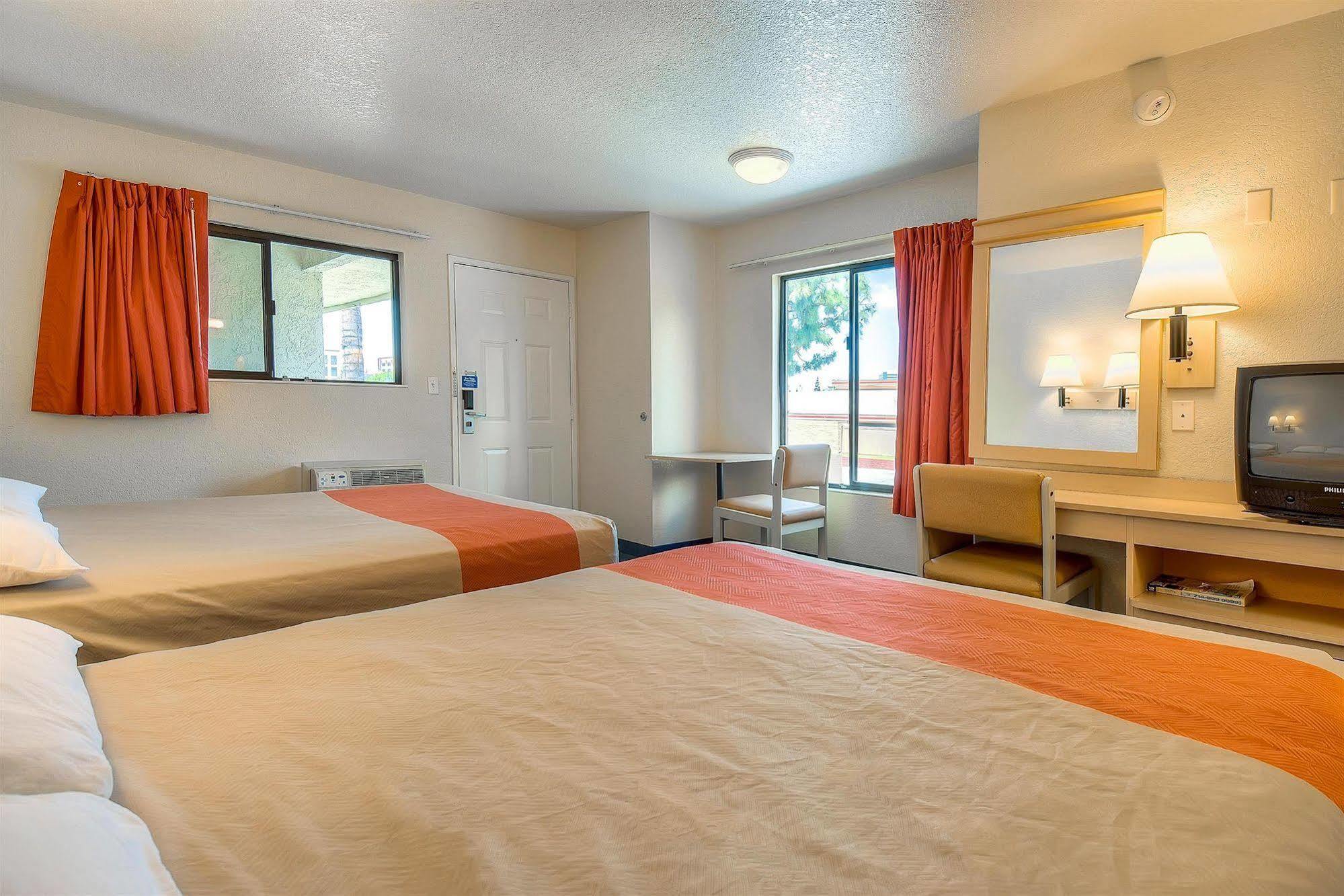 Motel 6 Anaheim Stadium - Orange Luaran gambar