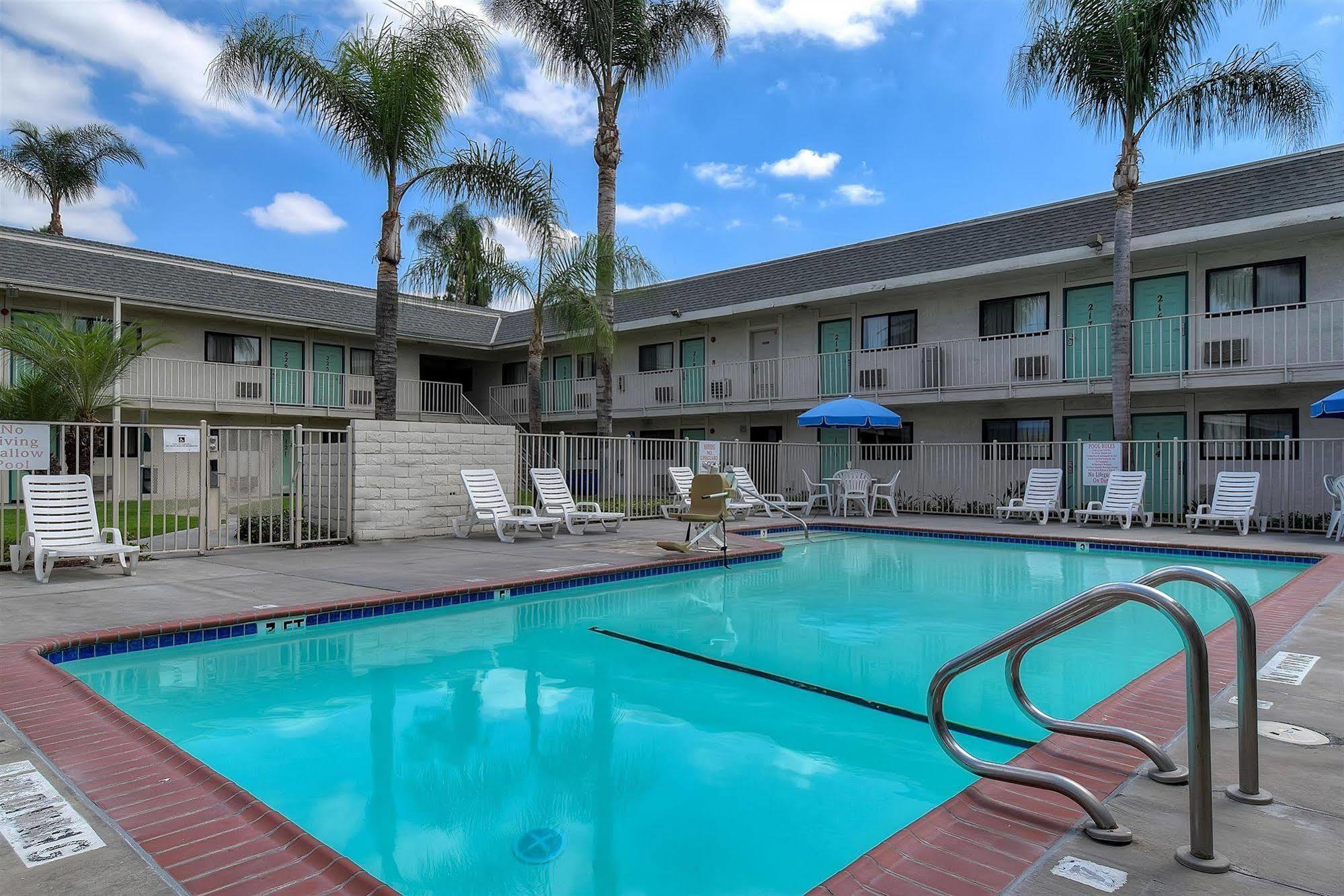 Motel 6 Anaheim Stadium - Orange Luaran gambar